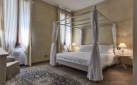 Ca Zanna Traditional Design Apartment